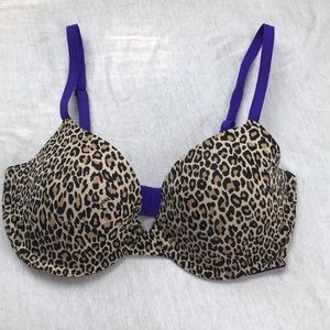 Pink Victoria’s Secret wear everywhere Demi bra.